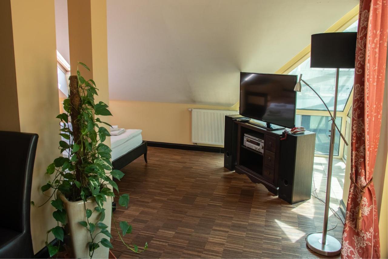 Glass Residence Otwock Esterno foto